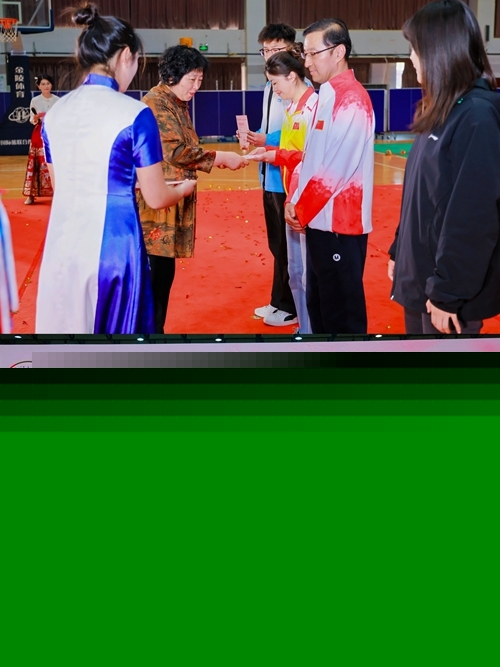 青島職業(yè)技術(shù)學(xué)院與長(zhǎng)江路街道聯(lián)合舉辦“校城同心 石榴花開(kāi)”民族傳統(tǒng)文體嘉年華